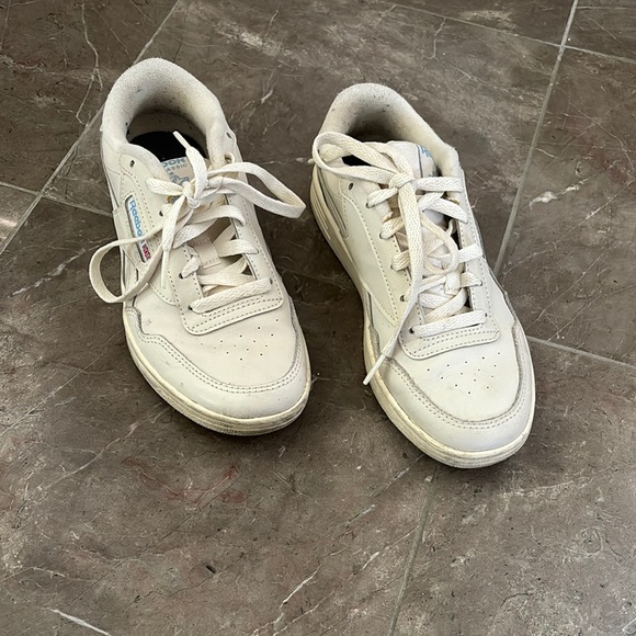 Reebok Cream Sneakers with Subtle Blue Details - Picture 1 of 5